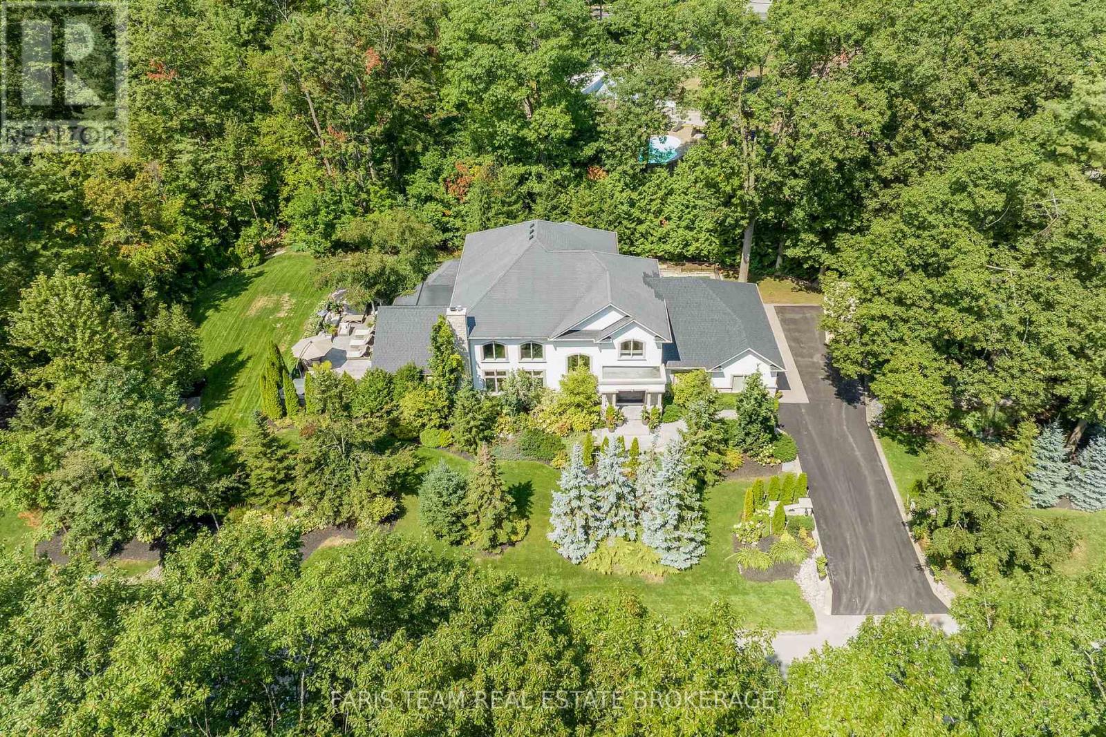 6 Georgina Dr, Barrie North Shore, ON L4M 1E9