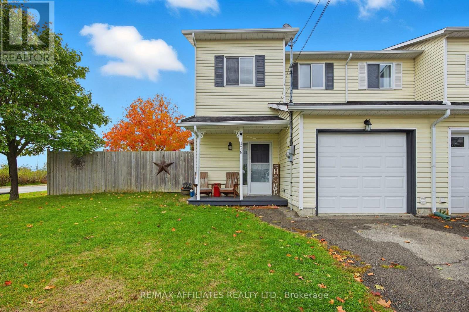 128 Dunham St, Carleton Place, ON K7C 4M8