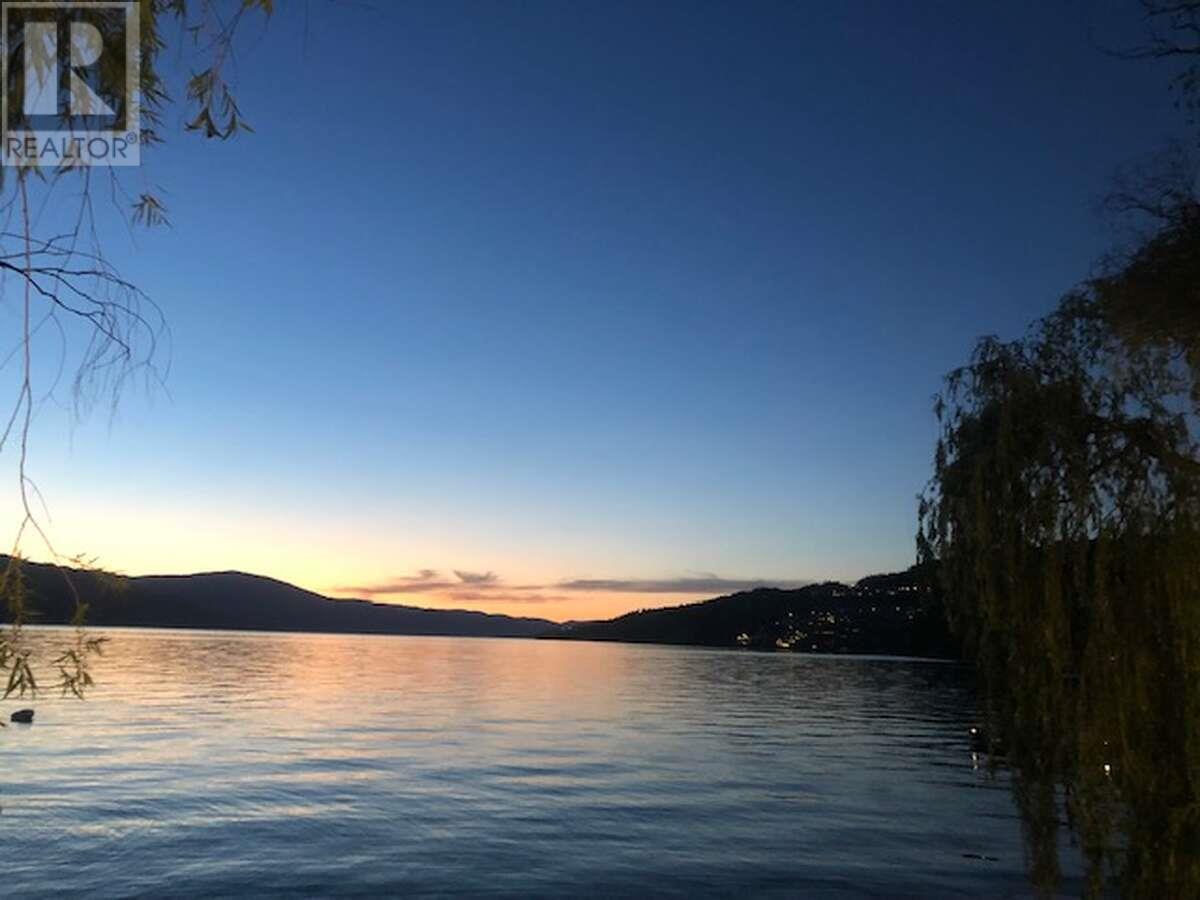 3902 Finch Rd, Kelowna, BC V4V 1N4