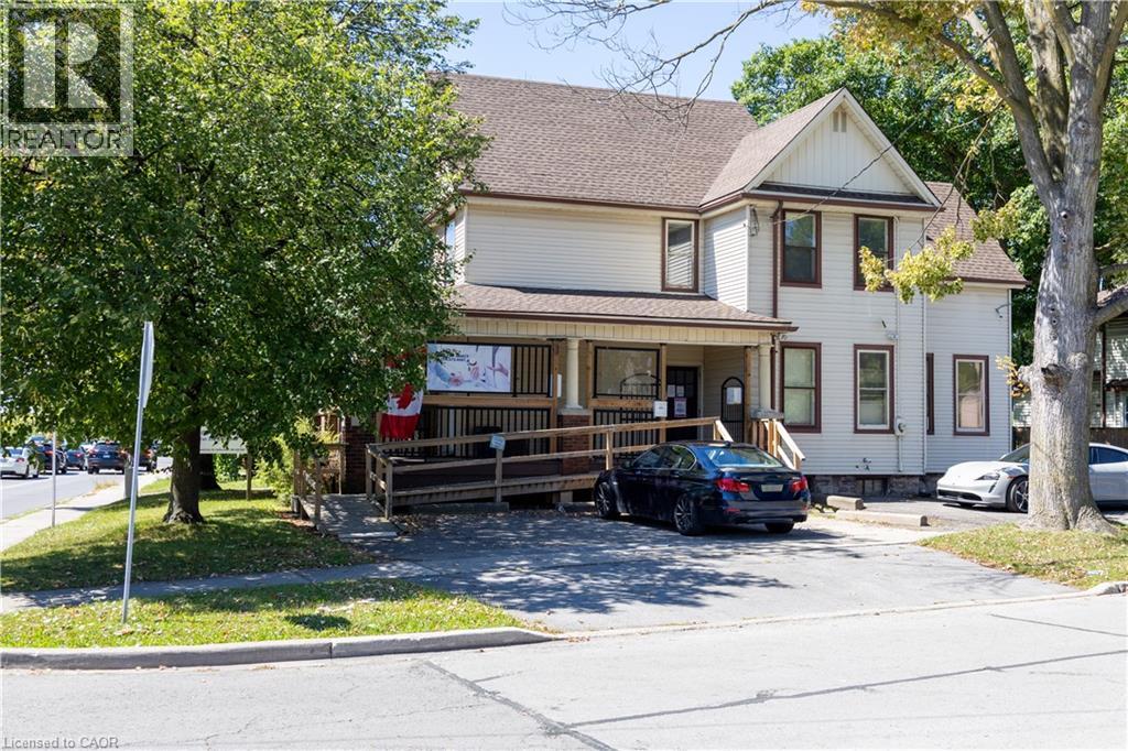 7 Welland Ave, St. Catharines, ON L2R 2L8