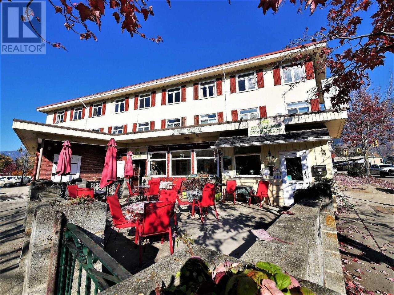 330 Columbia Ave, Castlegar, BC V1N 1G5