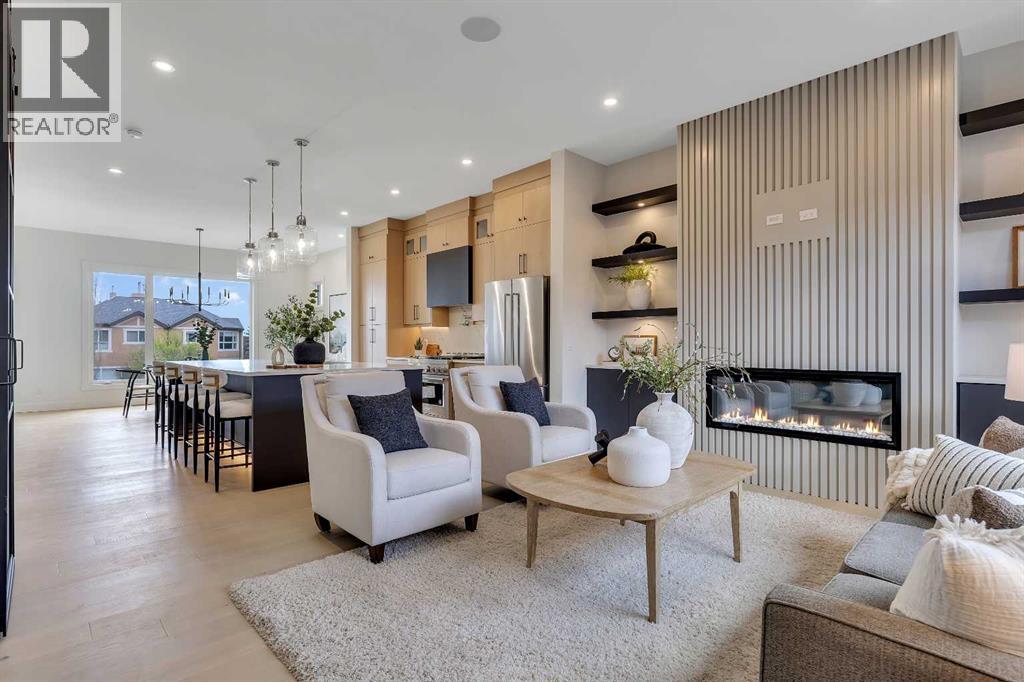 42 Collingwood Pl NW, Calgary, AB T2L 0P9