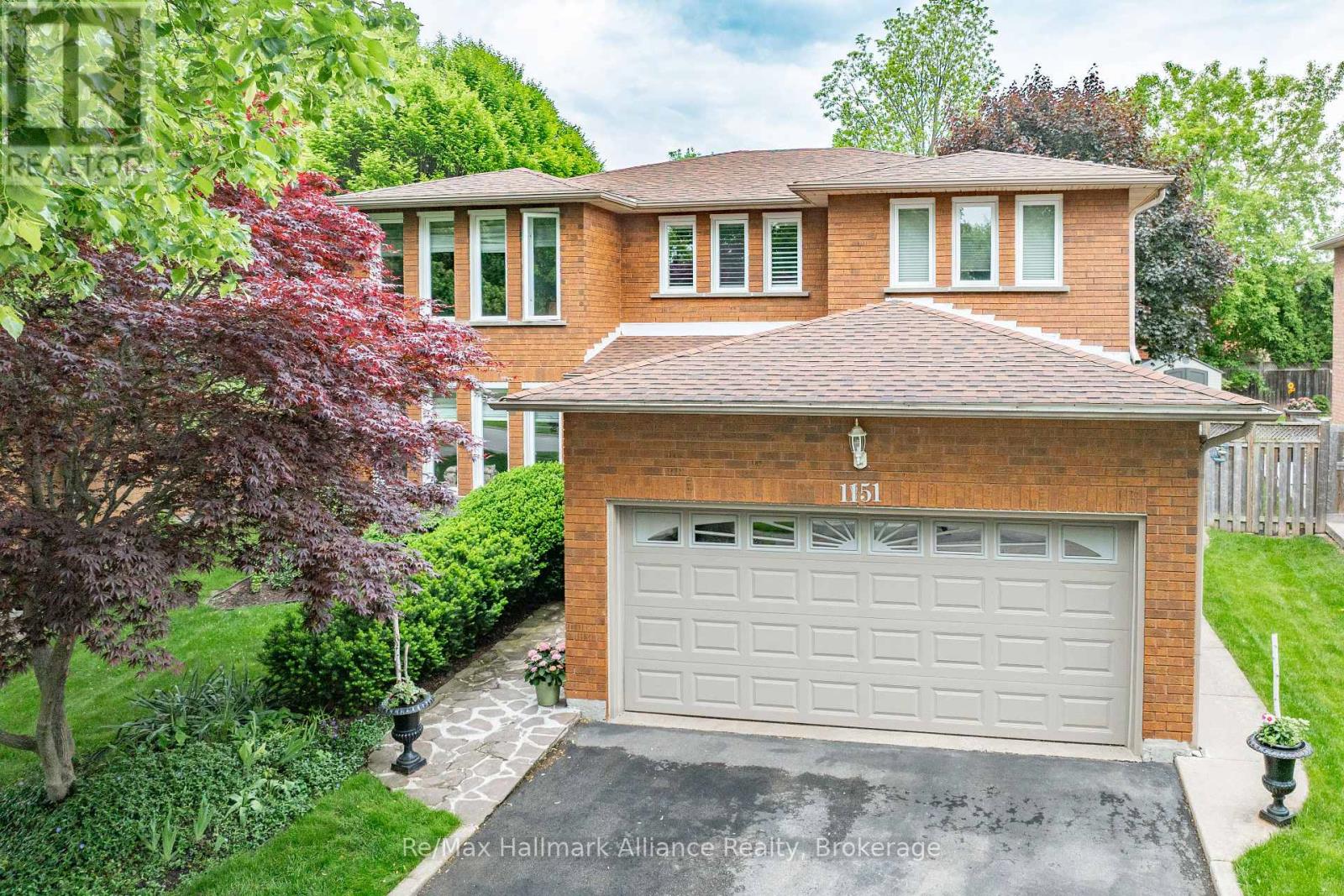 1151 Manor Rd, Oakville, ON L6M 1G3