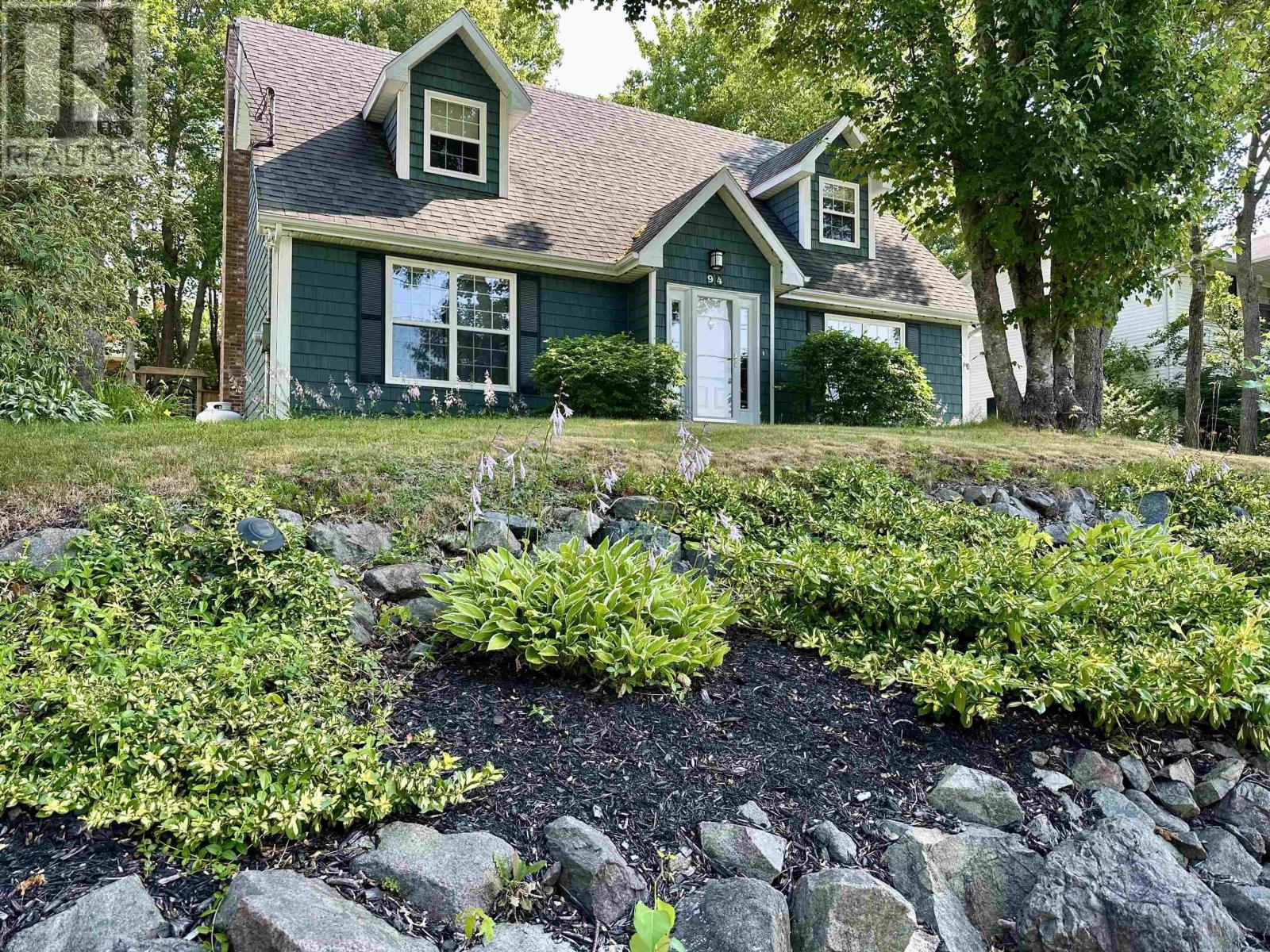 94 Cottagedale Cres, Sydney, NS B1P 6T8