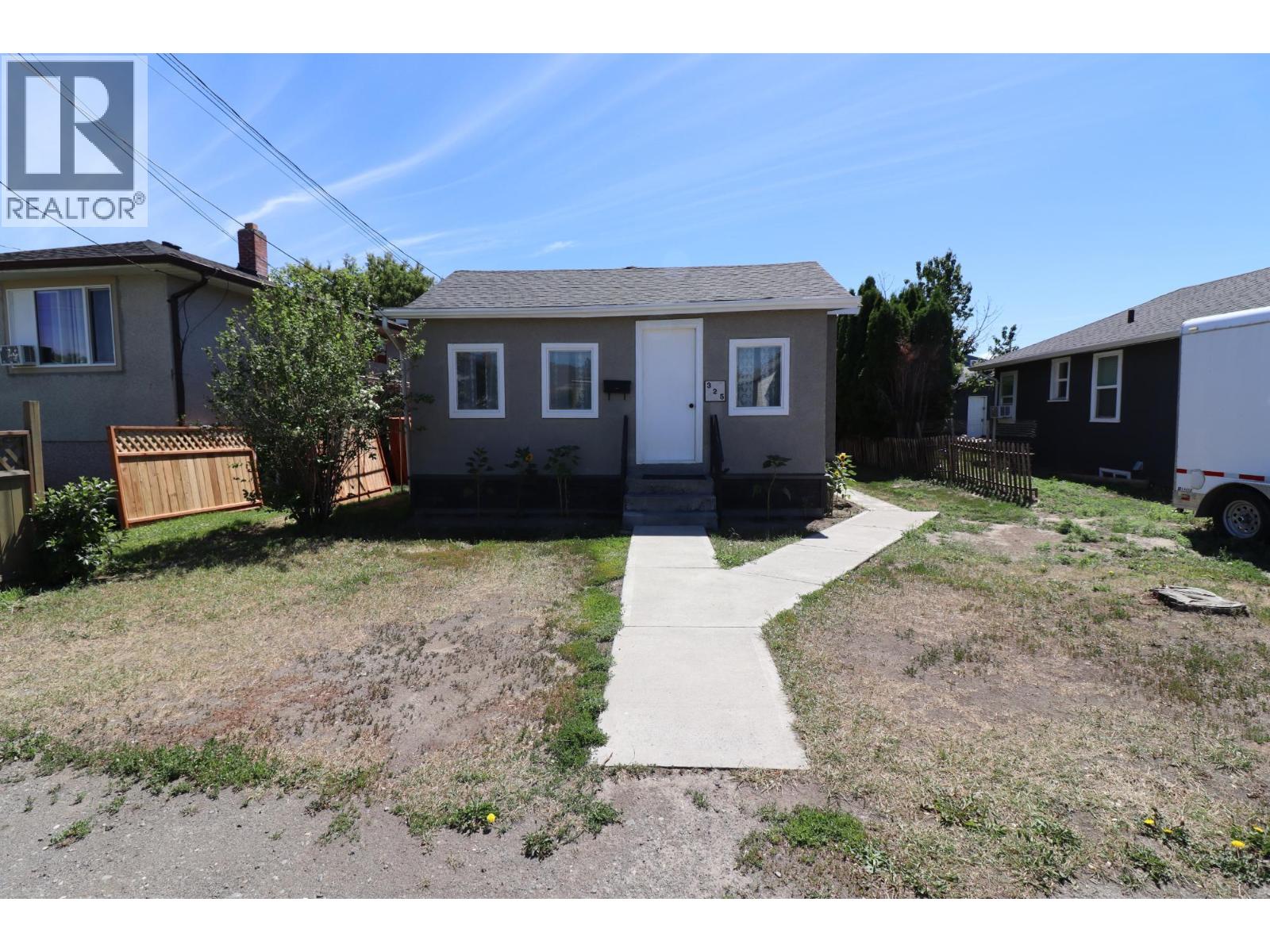325 Willow St, Kamloops, BC V2B 4C8
