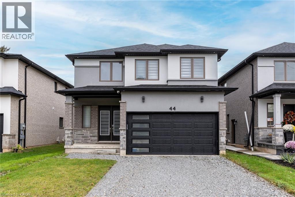 44 Miller Dr, Hamilton, ON L9G 2J1
