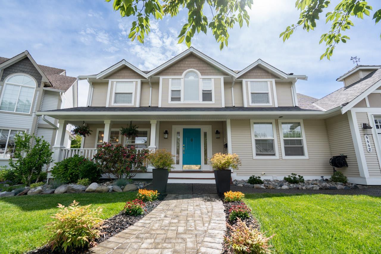 209 Street Unit 4442 #b, Langley, BC V3A 8Y8