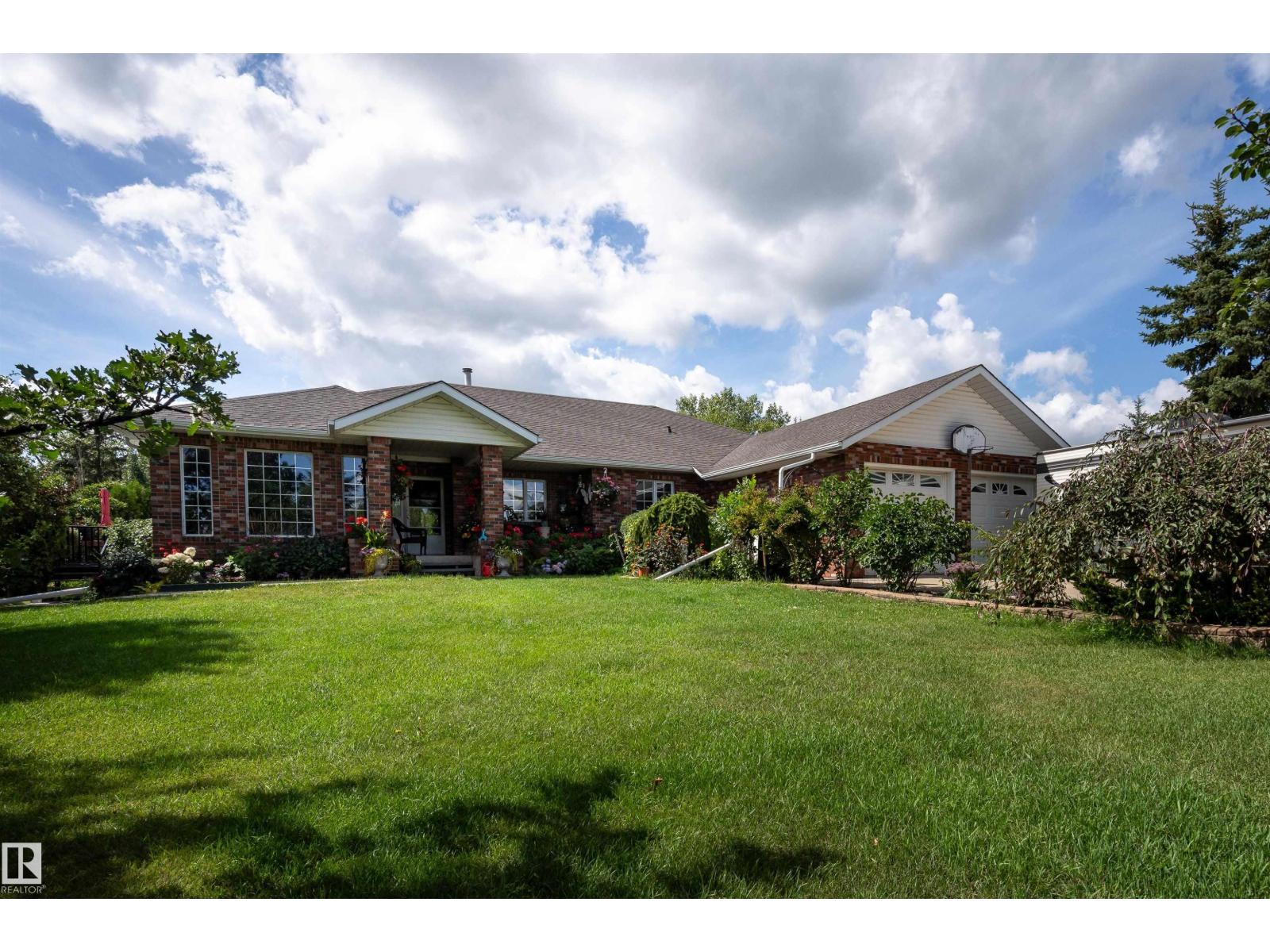 54224 Rge Road 245, Rural Sturgeon County, AB T8T 0A6