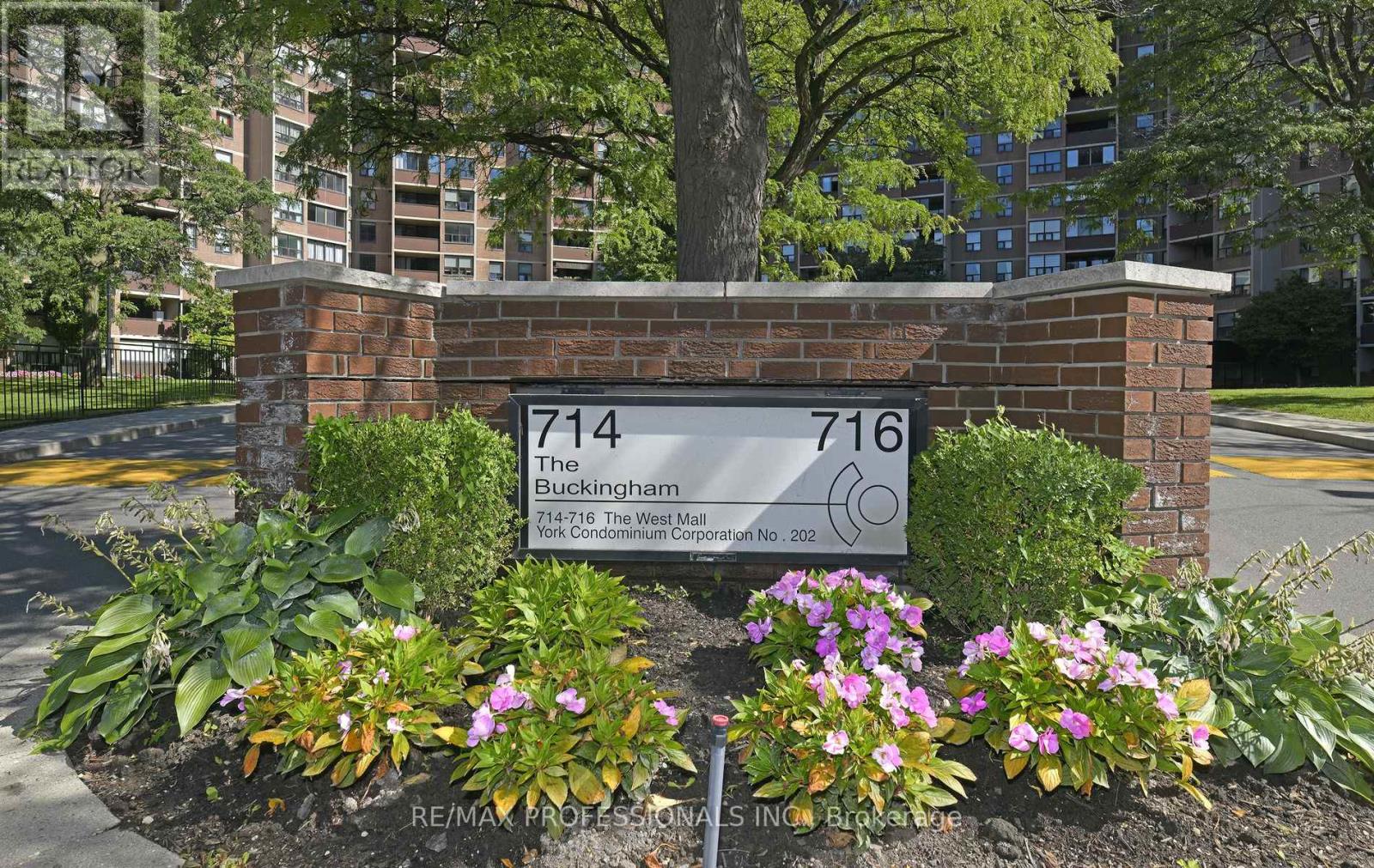 1804 716 The West Mall, Toronto, ON M9C 4X5