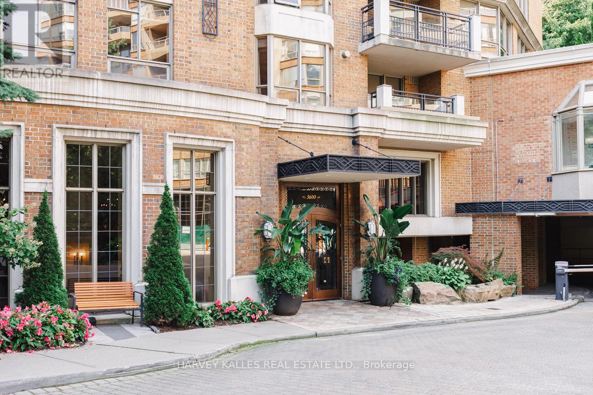 727 3600 Yonge St, Toronto, ON M4N 3R8