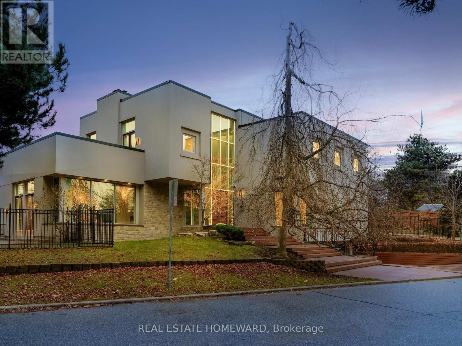 128 Laurentide Dr, Toronto, ON M3A 3E5