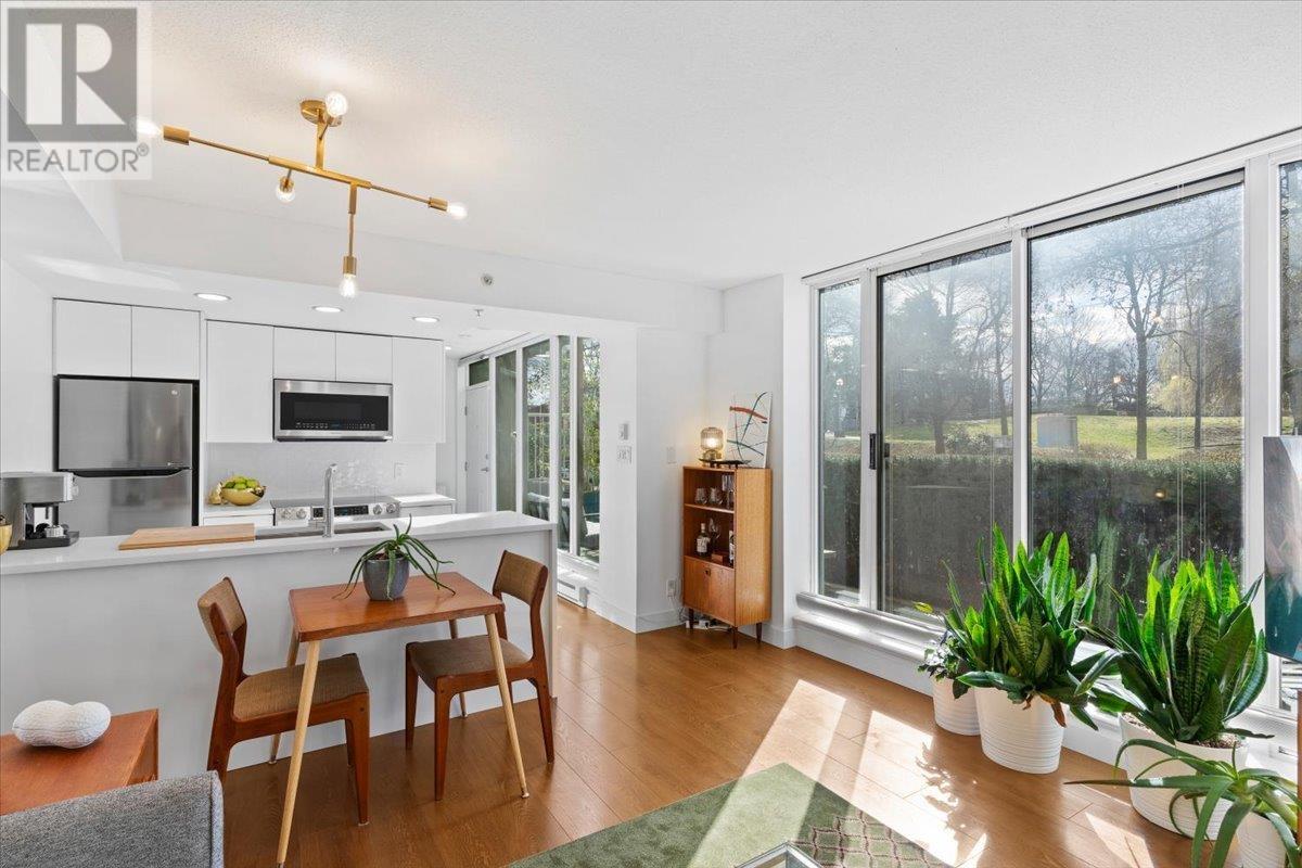 37 Keefer Pl, Vancouver, BC V6B 1P8