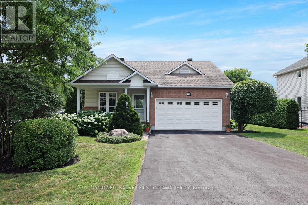 10 Ladybirds Cres, Ottawa, ON K2S 1Z6