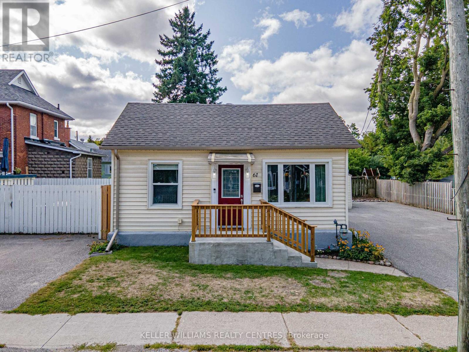 61 Victoria St, Barrie, ON L4N 3C4