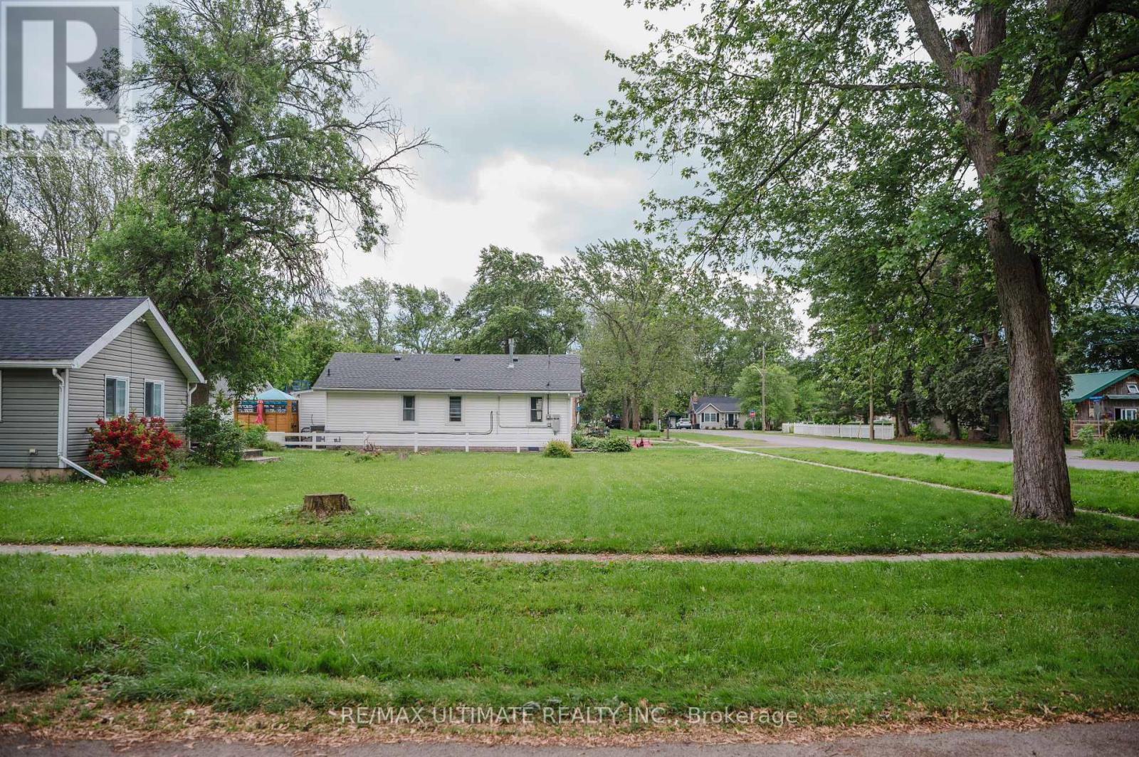 000 Helen St, Fort Erie Crystal Beach, ON L0S 1B0
