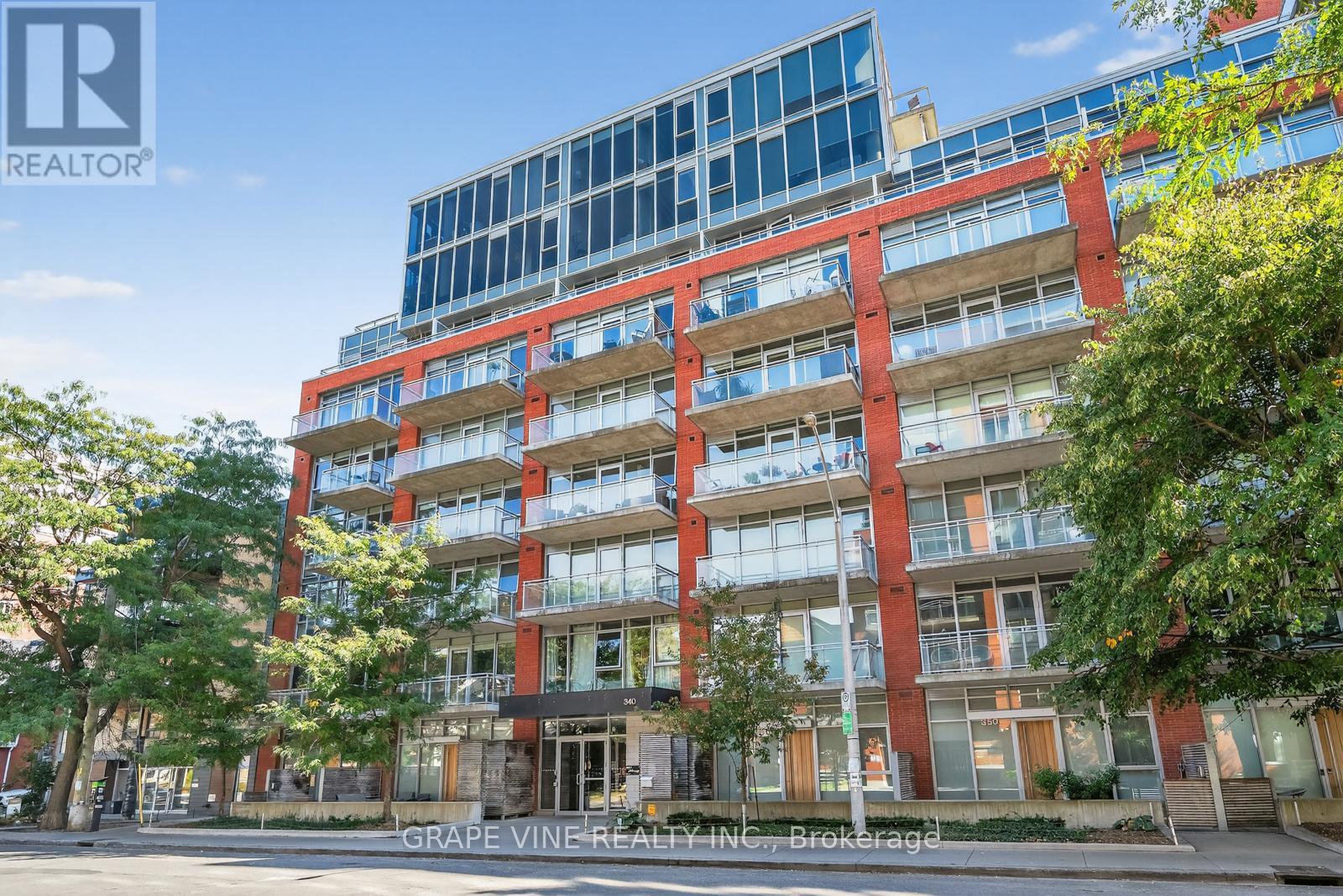 750 340 Mcleod St, Ottawa, ON K2P 1A4