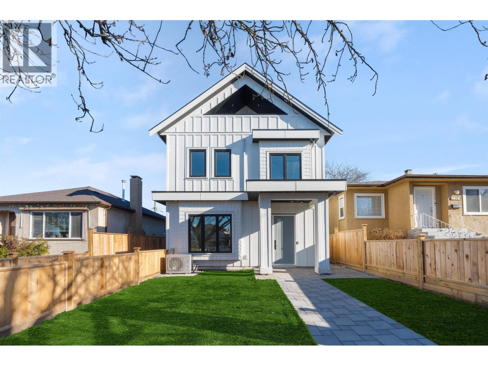 4014 Rupert St, Vancouver, BC V5R 2H3