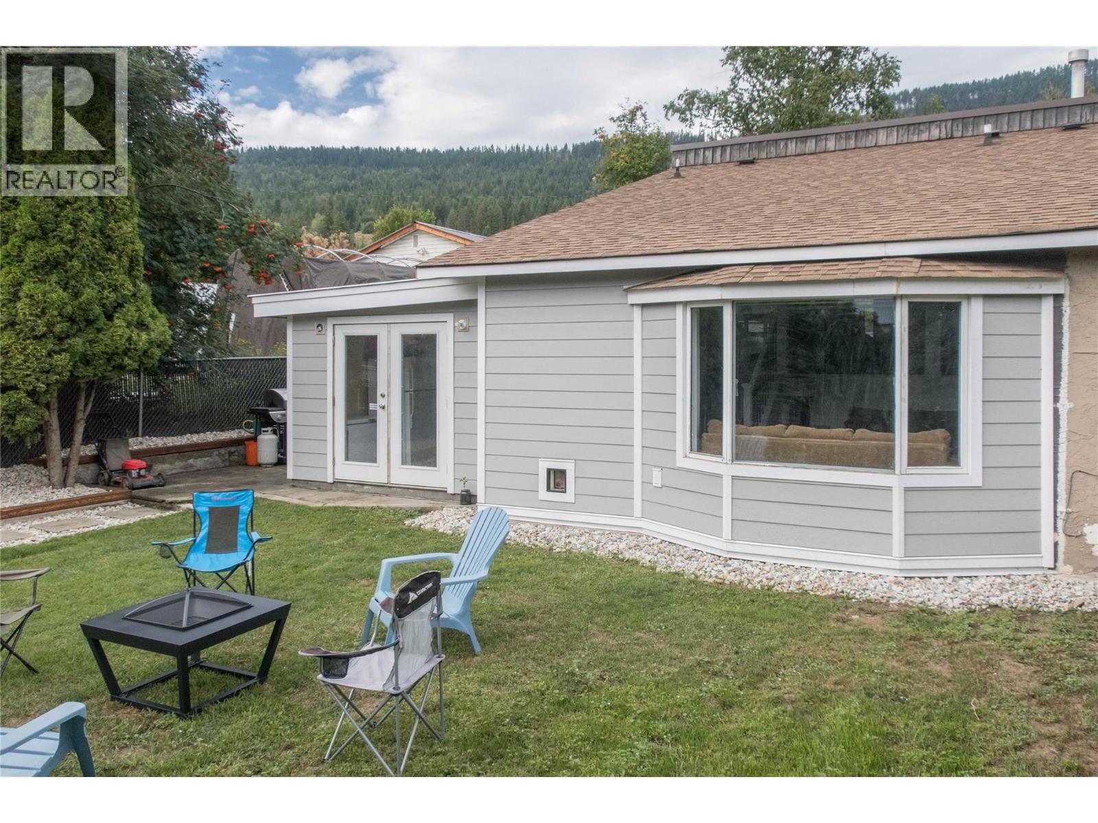 2689 Balsam Ln, Lumby, BC V0E 2G5
