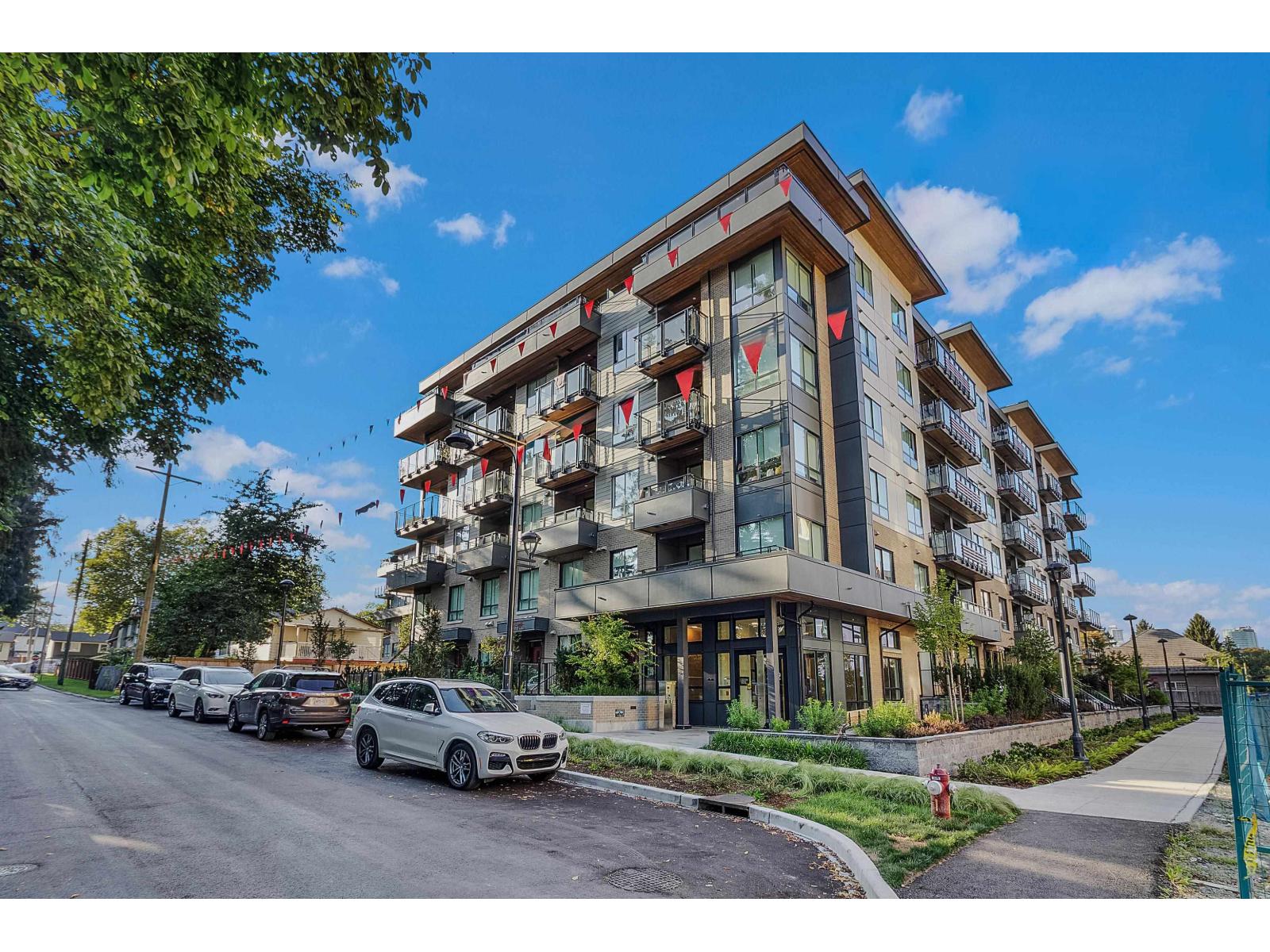 13439 94a Avenue Unit 509, Surrey, BC V3V 0G9