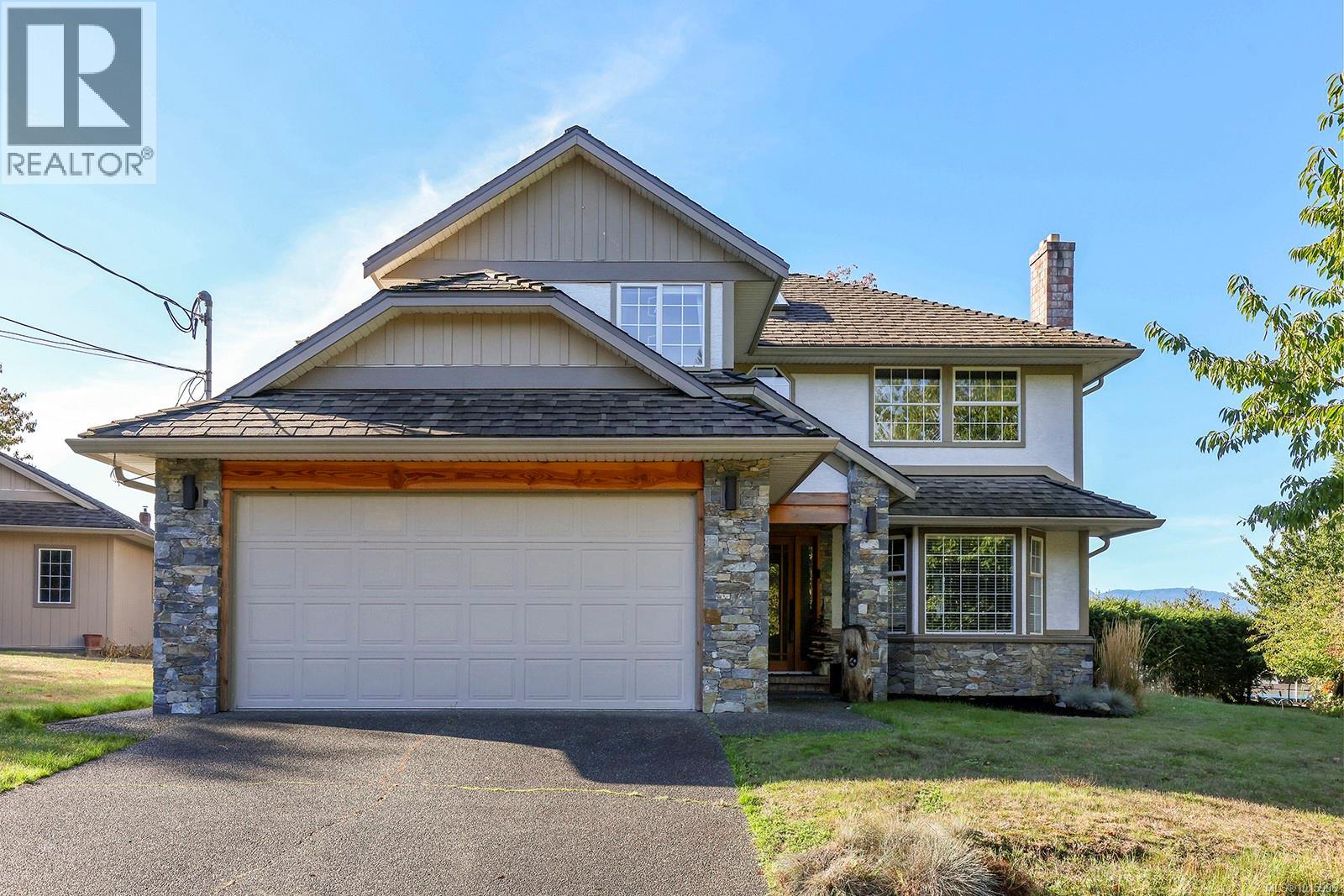 1225 Walter Gage St, Comox, BC V9M 3X1