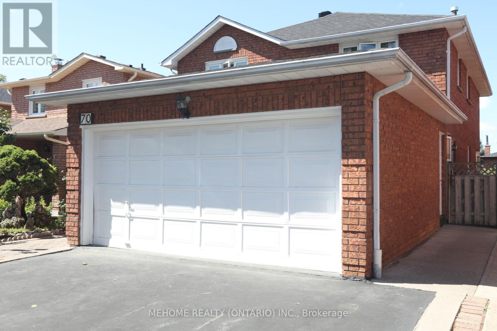 70 Governor Cres, Vaughan, ON L4L 5G7