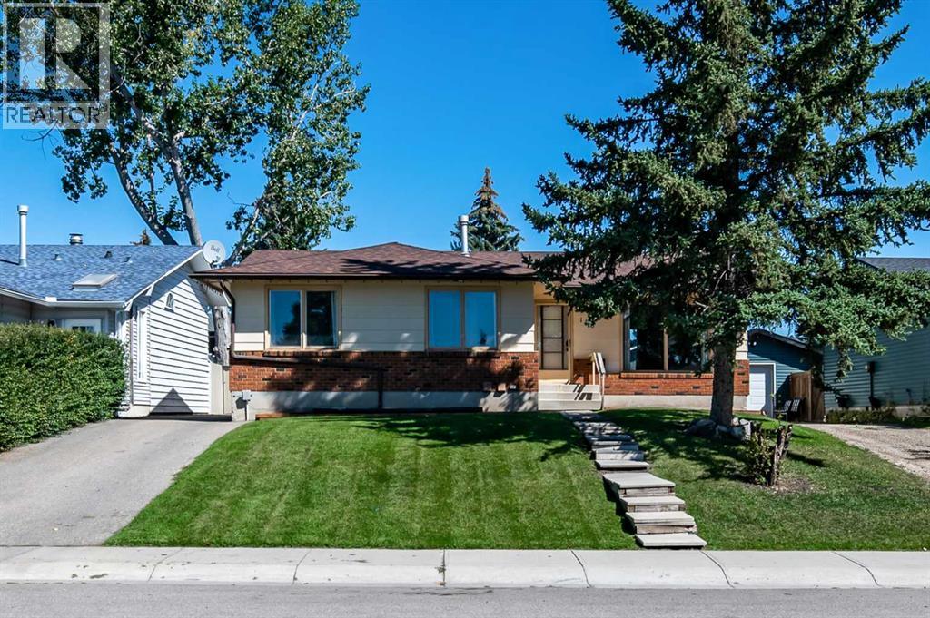 158 Hodson Cres, Okotoks, AB T0L 1T2