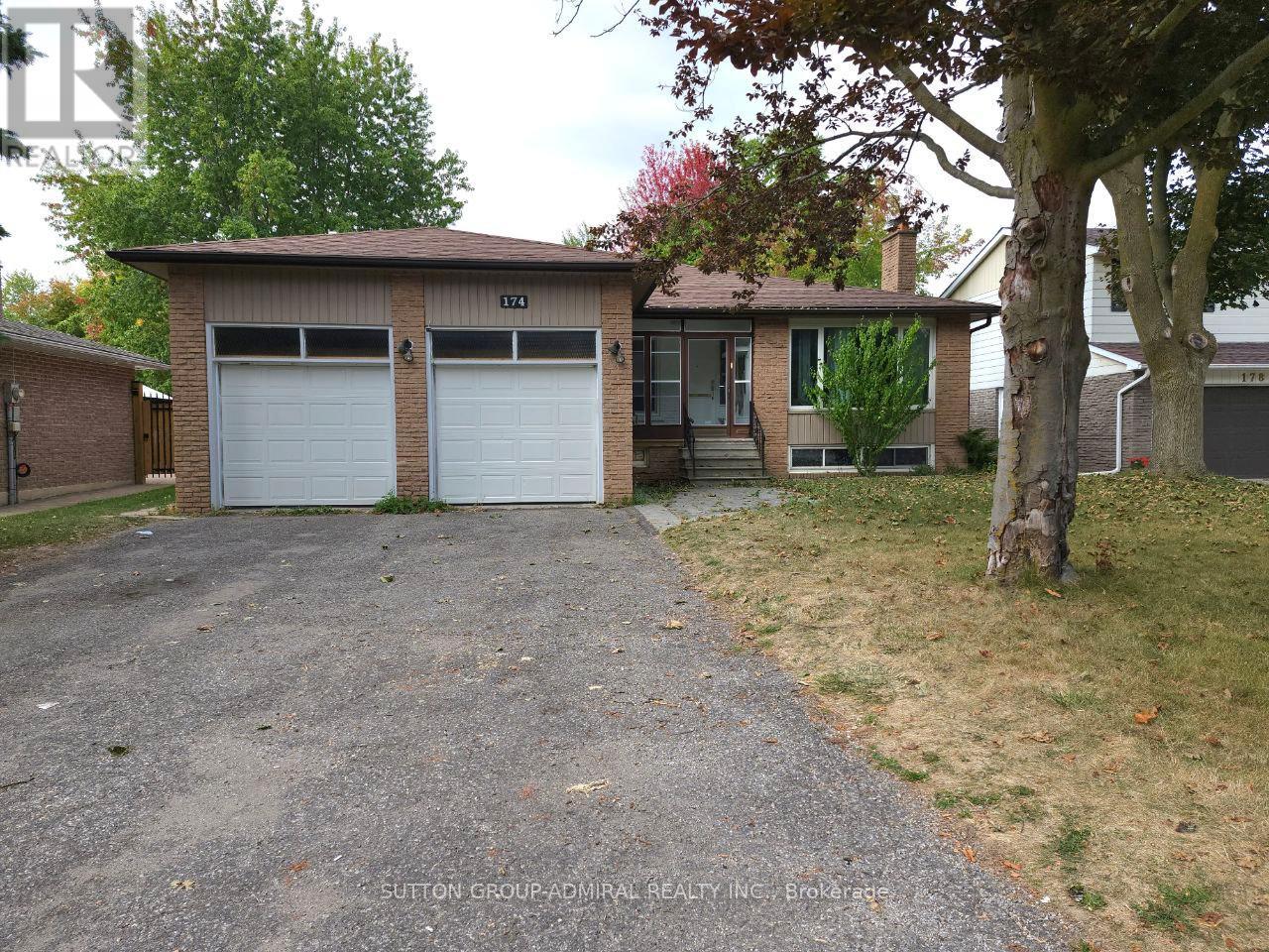 174 St Anthonys Ct, Richmond Hill, ON L4C 4T3