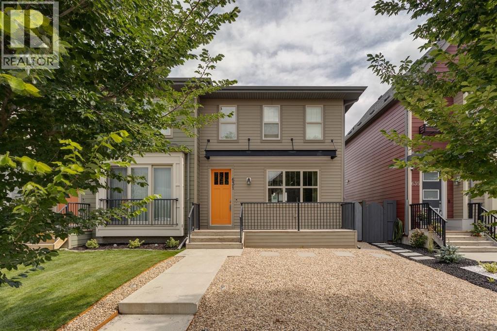 631 Walden Dr SE, Calgary, AB T2X 0Z5