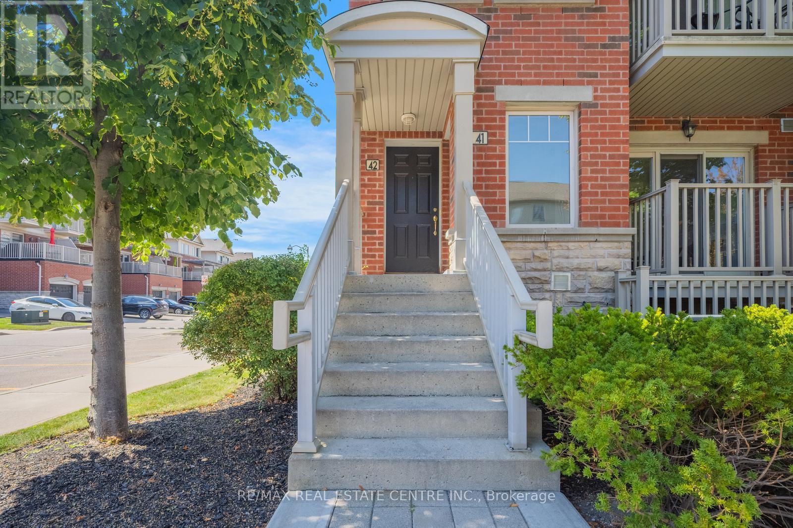 41 3250 Bentley Dr, Mississauga, ON L5M 0P7