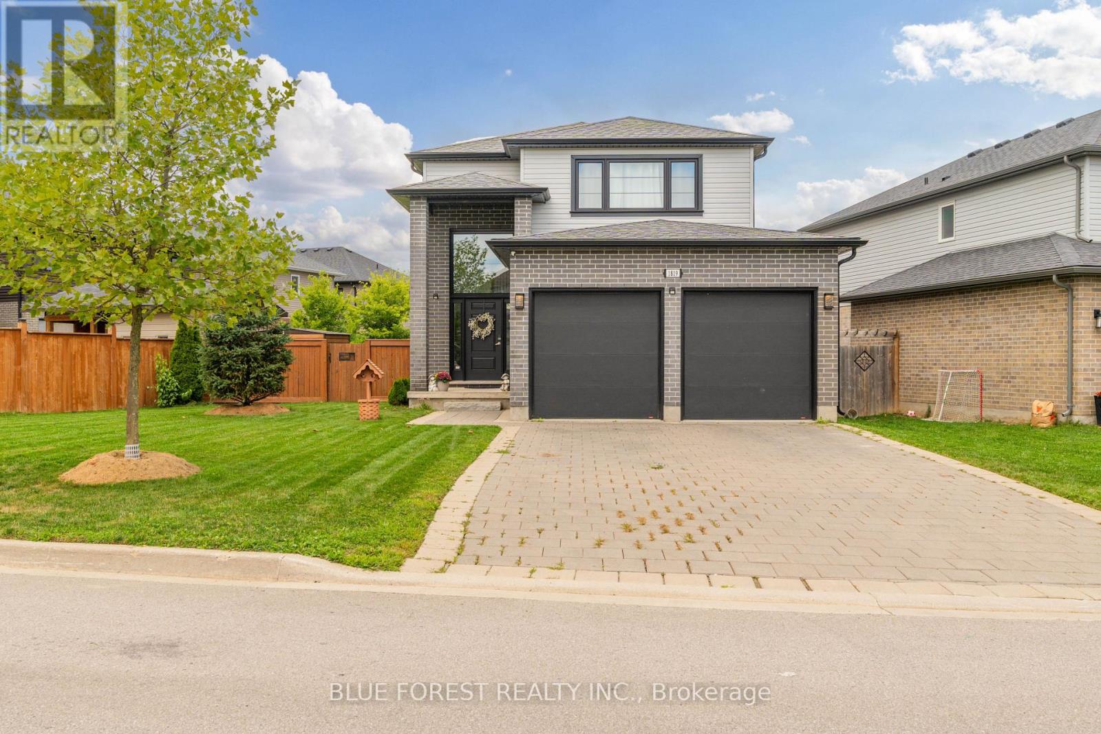 1819 Foxridge Cres, London, ON N6G 5B4