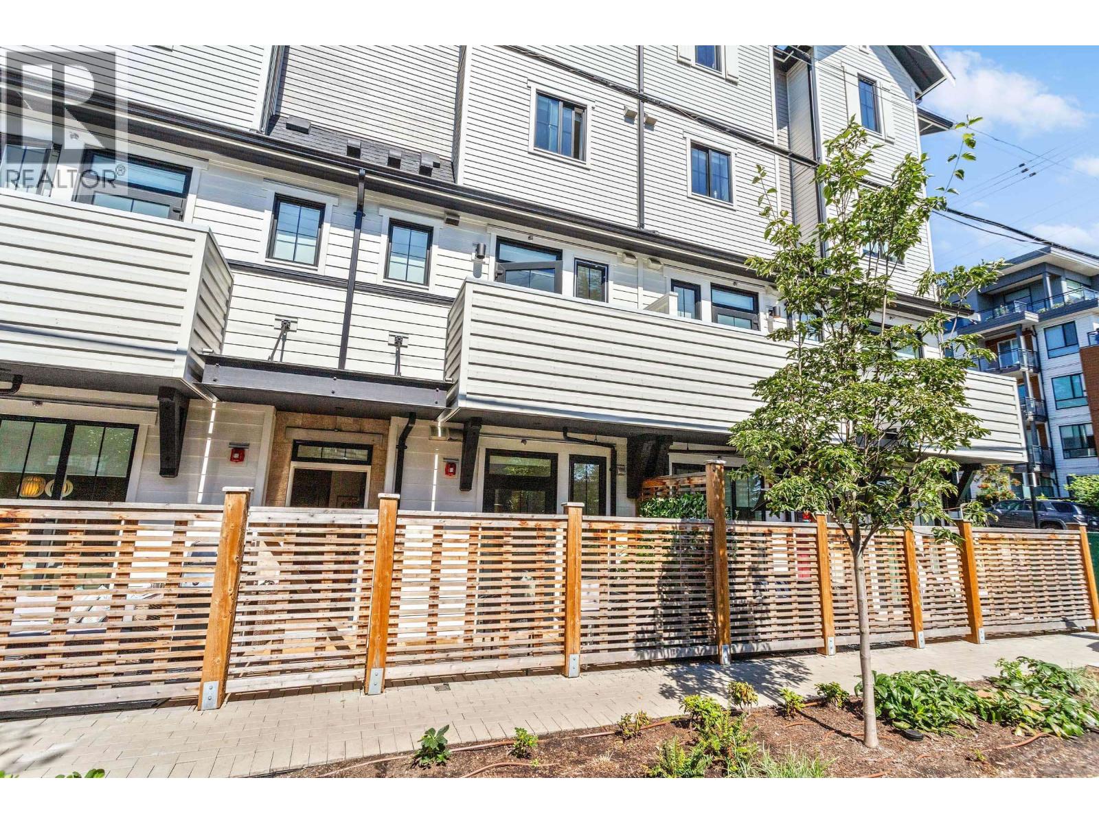 237 Ridgeway Avenue Unit 6, North Vancouver, BC V7L 0H6