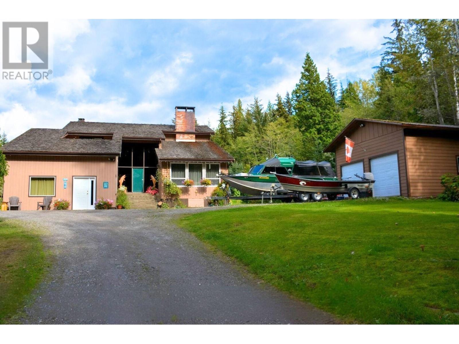 908 Matson Rd, Terrace, BC V8G 0E7