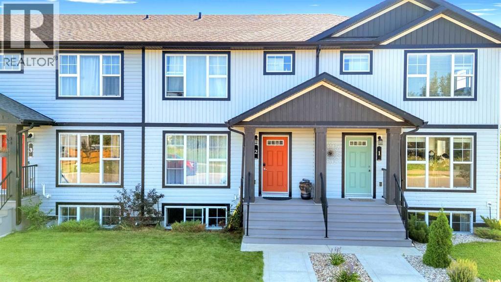 2 Hawthorn Pl N, Sylvan Lake, AB T4S 0R8
