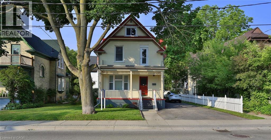 127 Duke St E, Kitchener, ON N2H 1A6