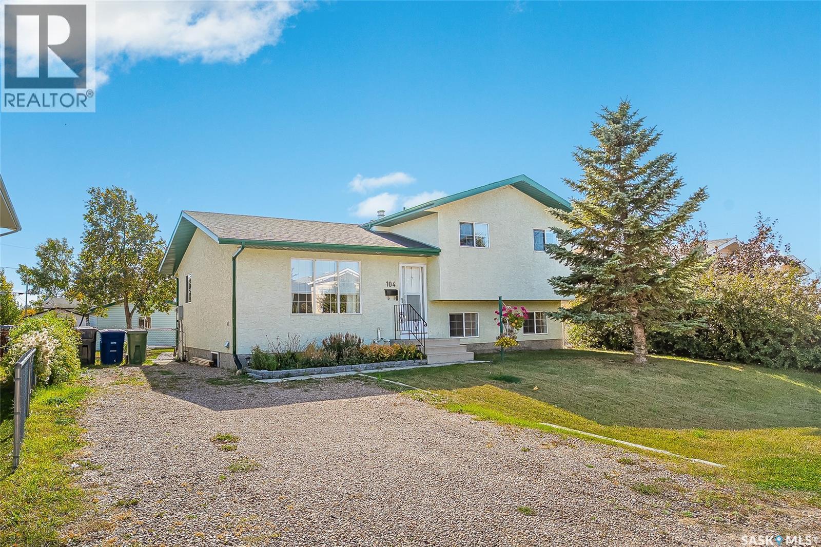 104 4th Street, Dundurn, SK S0K 1K0