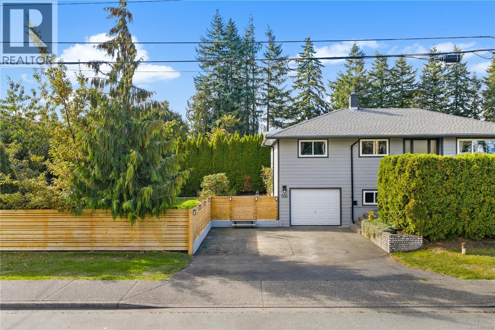 506 Charles Pl, Campbell River, BC V9W 3Y2