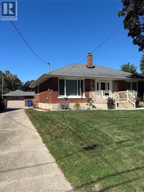 51 Tweedsmuir Ave E, Chatham, ON N7M 3Z7
