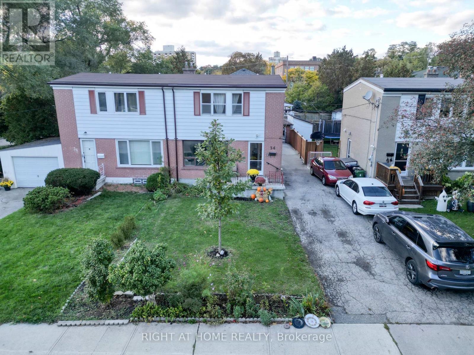 34 Althea Rd, Toronto, ON M6S 2P2