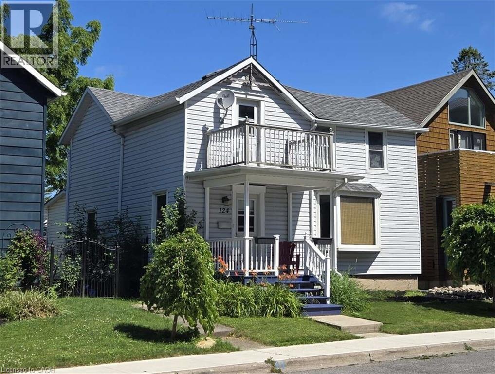 124 South St, Gananoque, ON K7G 1A2