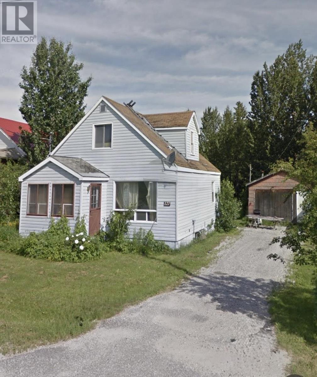 127 Fourth Ave, Hornepayne, ON P0M 1Z0