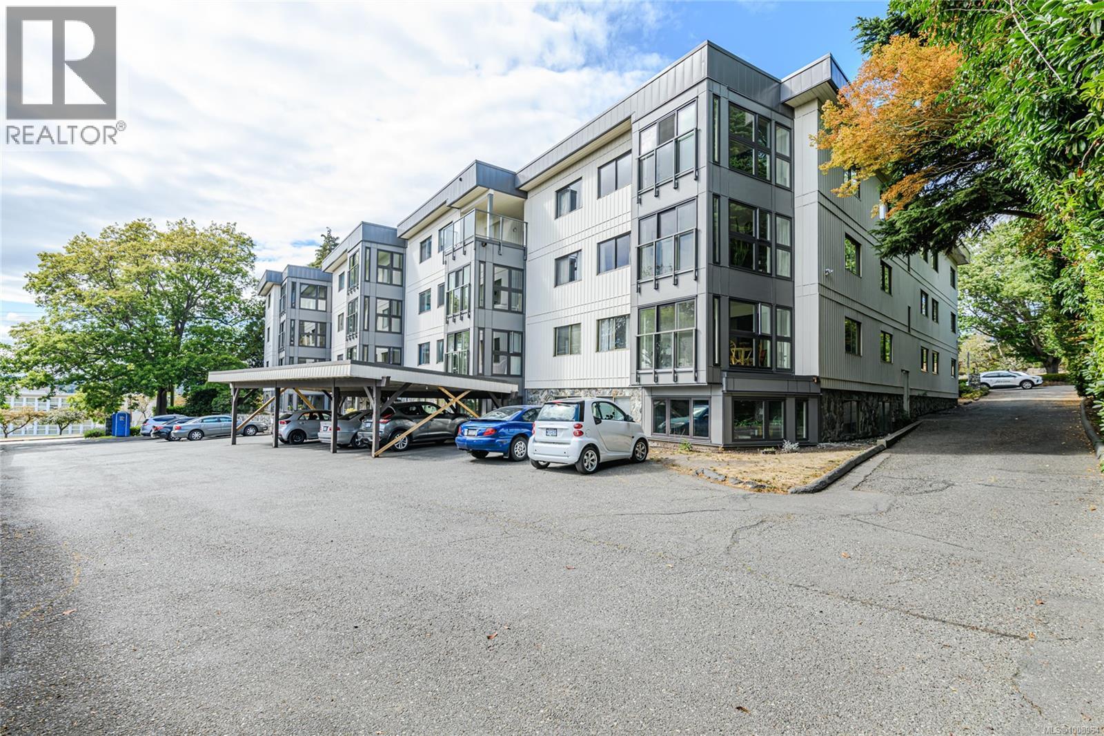 1875 Lansdowne Rd Unit 201 Rd, Saanich, BC V8P 1A9