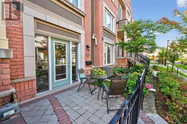 58 Harry Penrose Ave, Aurora, ON L4G 0S2