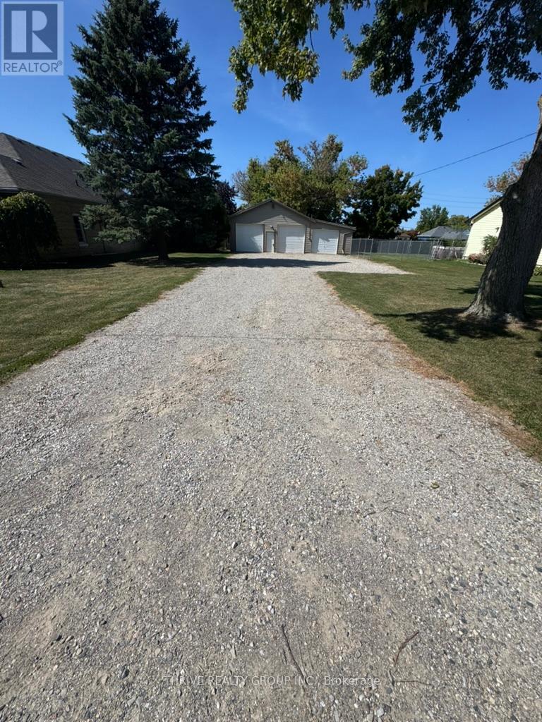 27747 Clyde St, Adelaide Metcalfe Kerwood, ON N0M 2B0