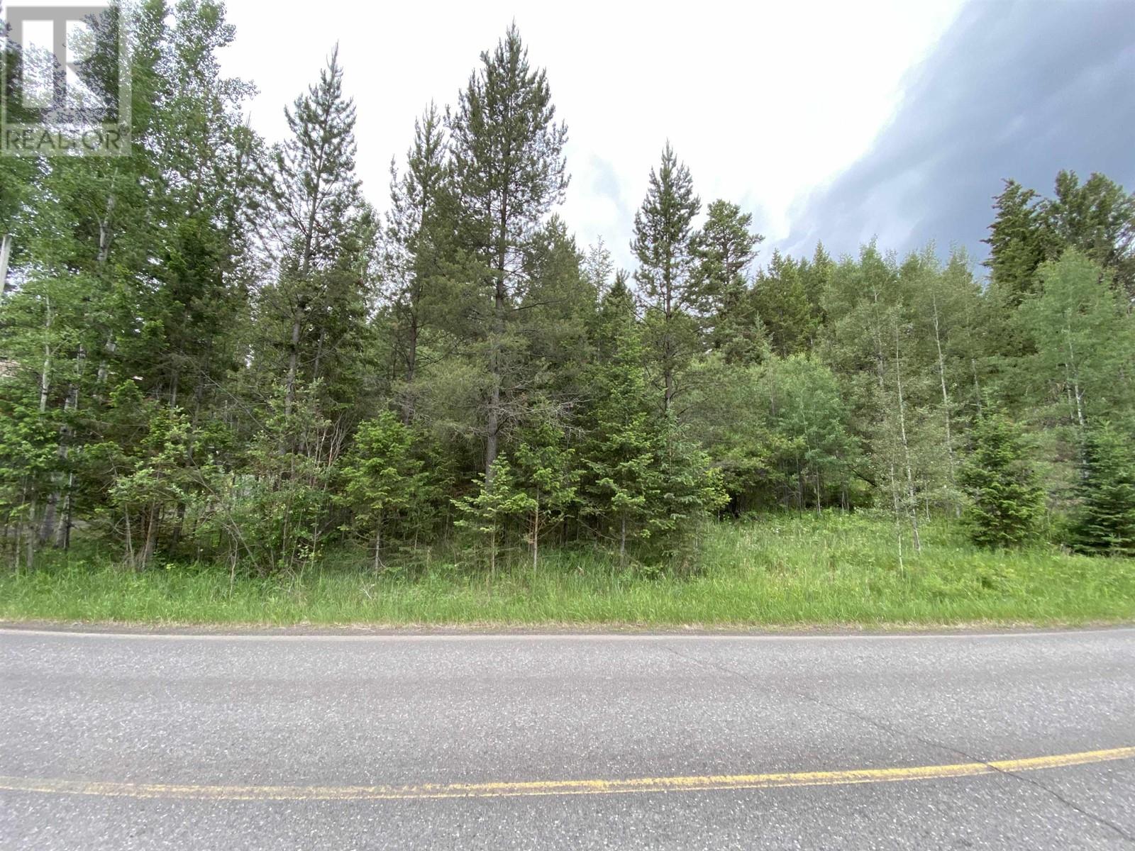 6050 Easzee Drive, 108 Mile Ranch, BC V0K 2Z0