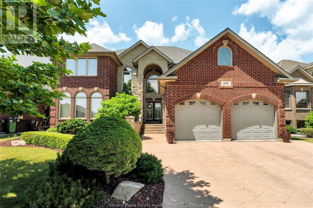 201 Ellison Ave, Leamington, ON N8H 5J2