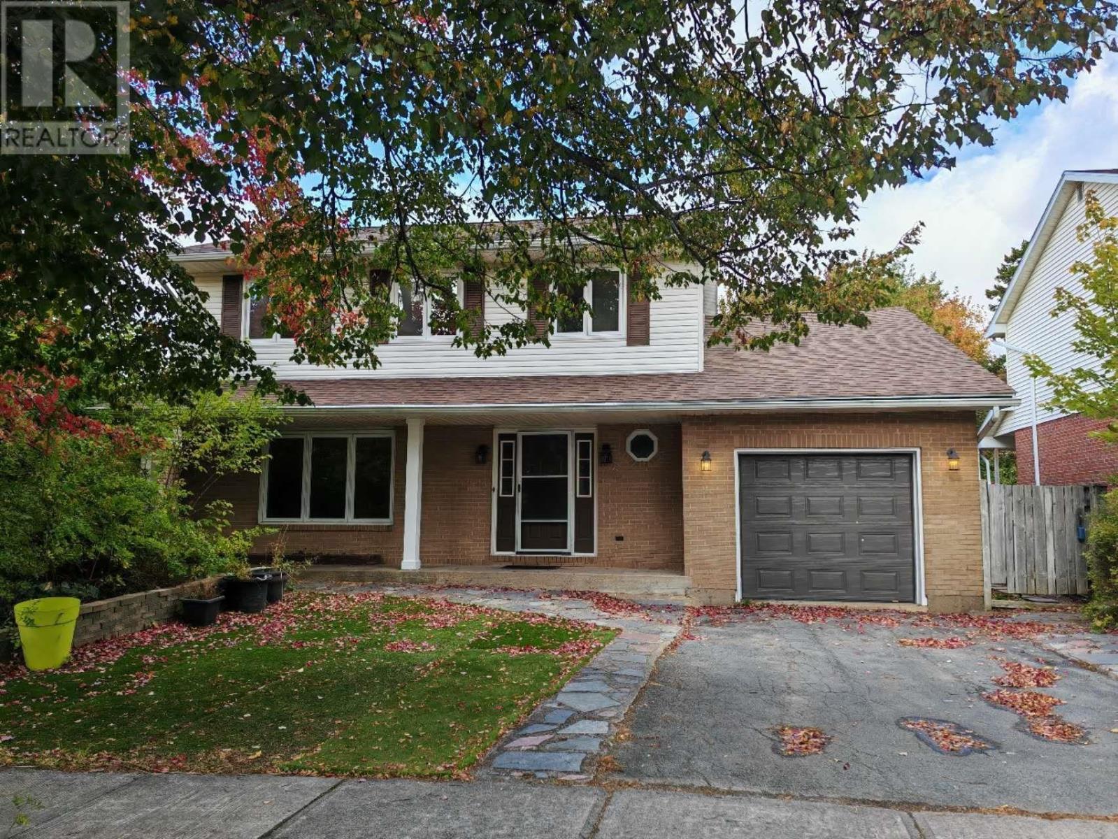 6 Amberwood Ct, Halifax, NS B3M 3X7