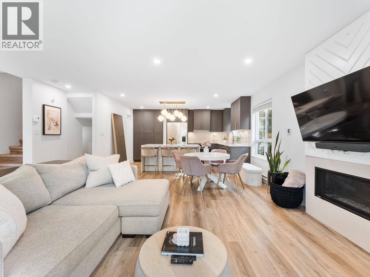 848 W 16th Street Unit 6 St, North Vancouver, BC V7P 1R3