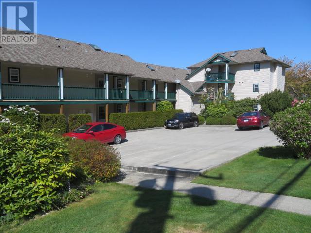 301-5701 Willow Ave, Powell River, BC V8A 5S6
