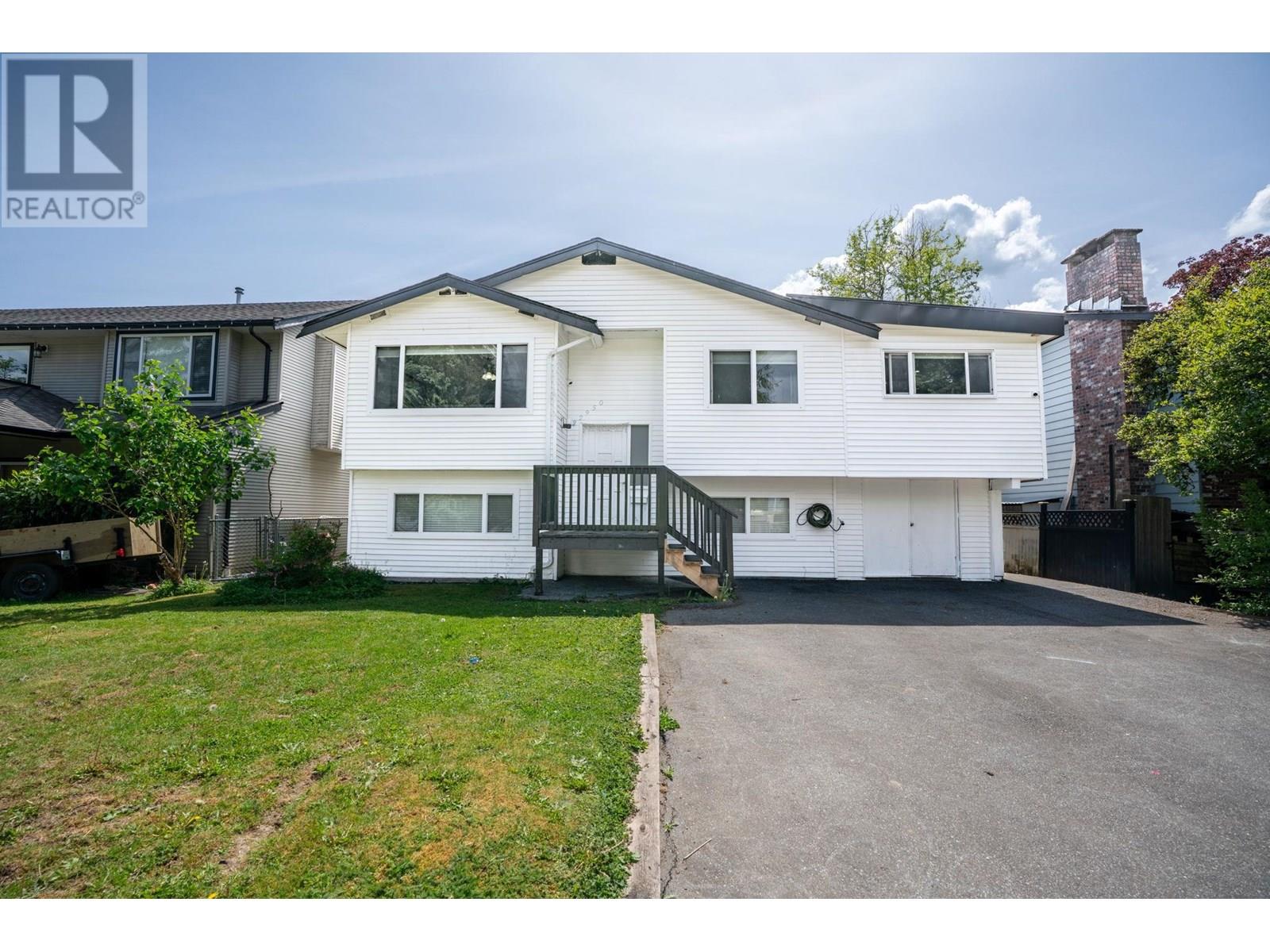22950 Cliff Ave, Maple Ridge, BC V2X 7Z9