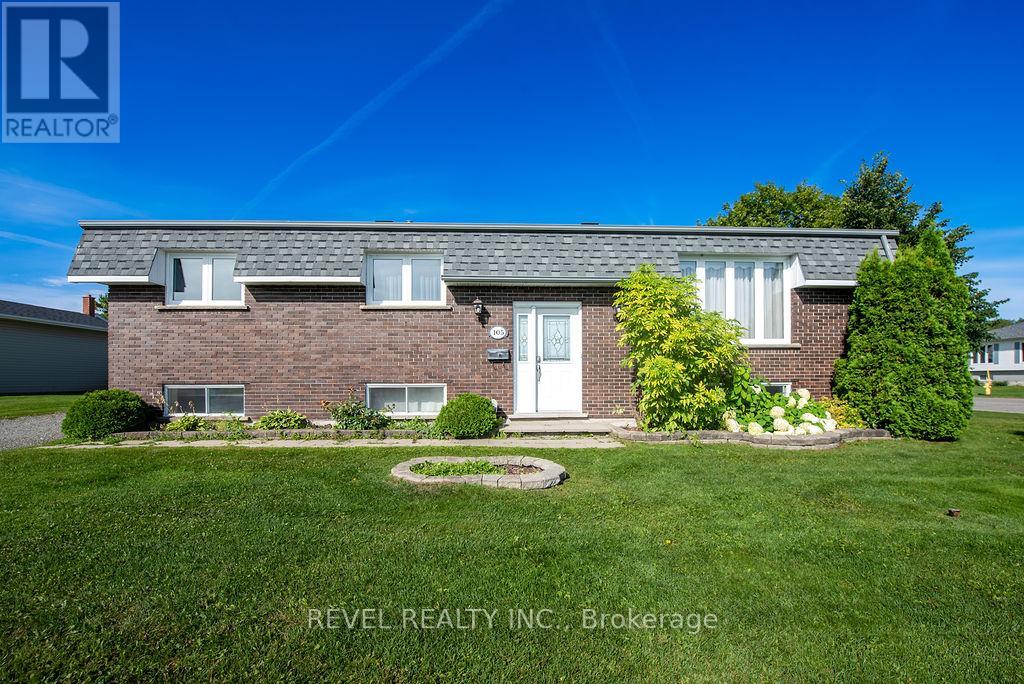 105 Viscount Ave, Timmins, ON P4R 1G2